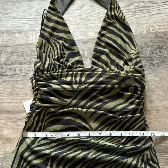 dresses - Picture 3 of 8